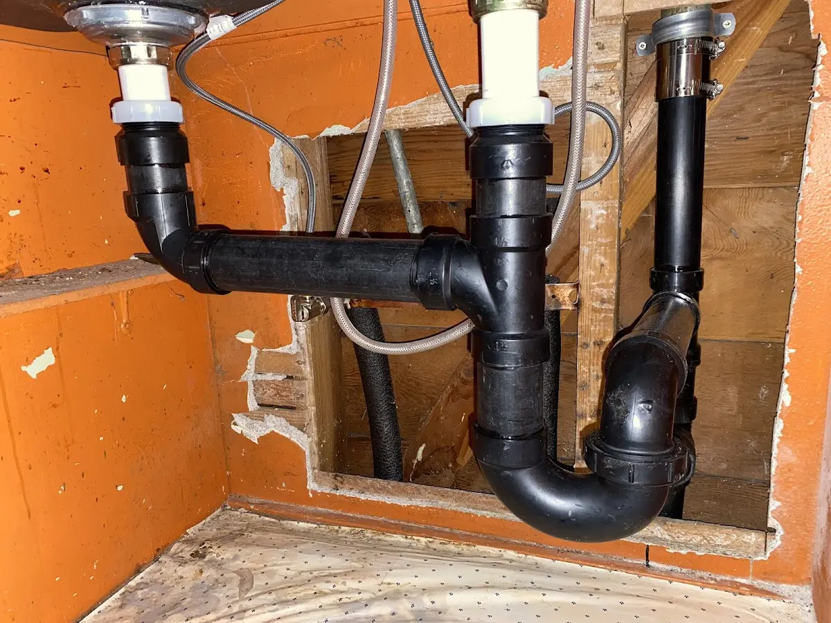 Professional Pipe Bursting equipment and tools on the job in Hilltop